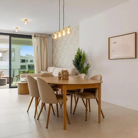 Escapada De Lujo Con Piscina Y Jardines * إِستيبونا