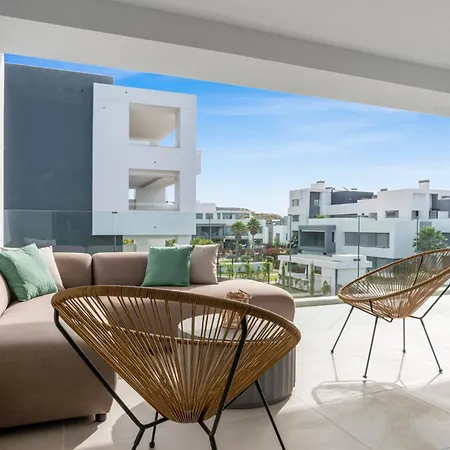 Escapada De Lujo Con Piscina Y Jardines شقة إِستيبونا